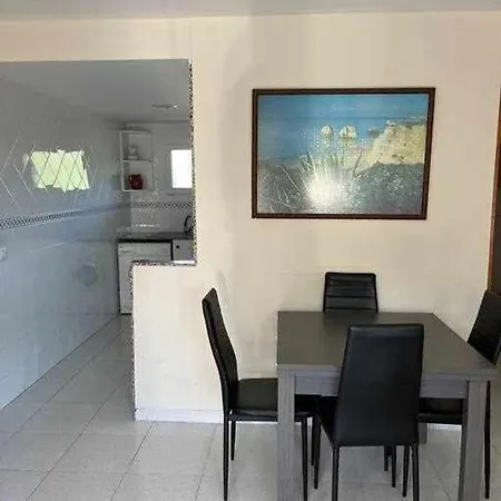 Apartment Pis Amb Encant Amb Piscina Comunitaria Girona